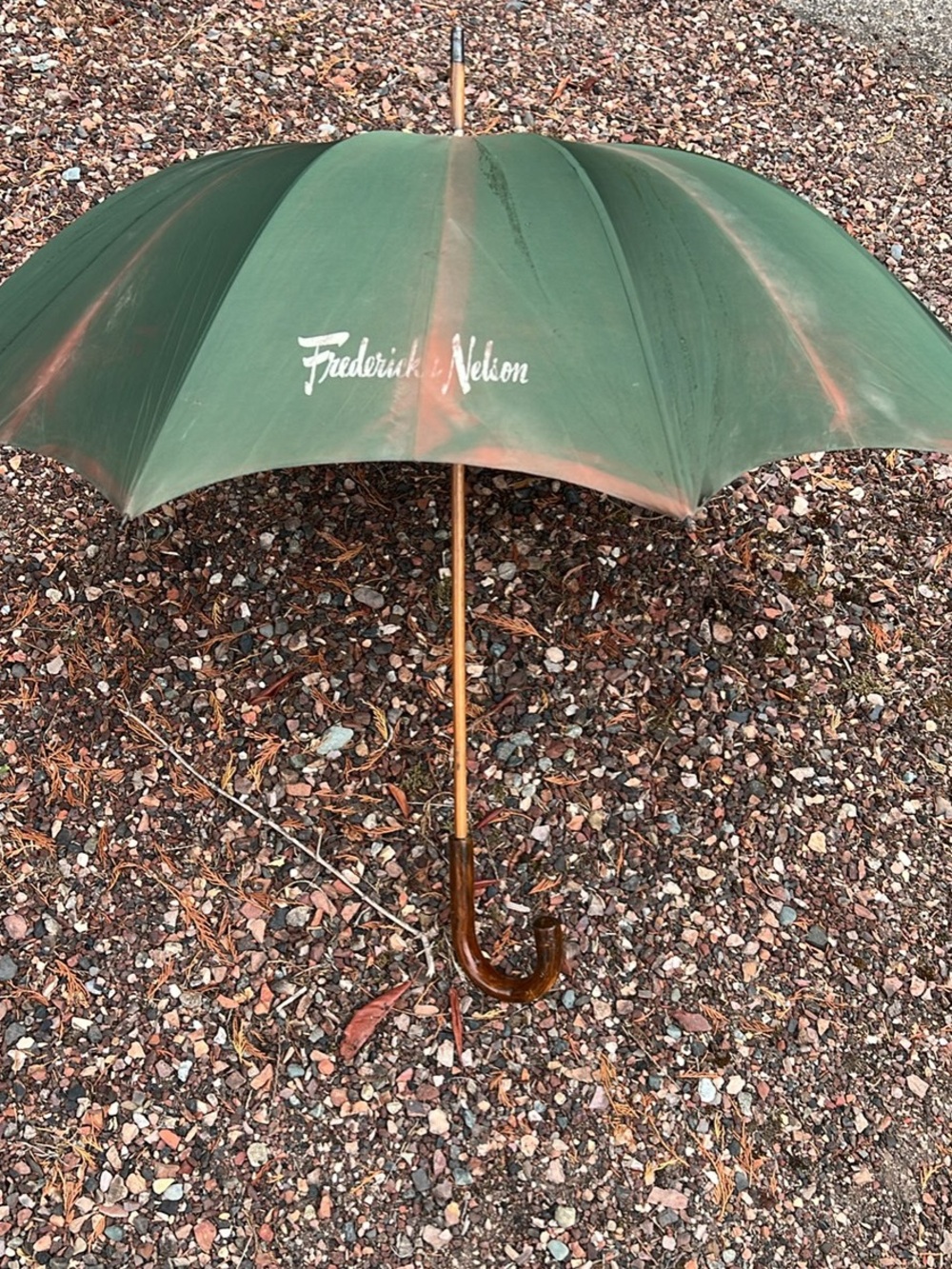 Vintage Frederick & Nelson Seattle Wa wood handle umbrella